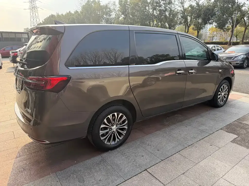 Buick GL8 2023 из CN, фото 7