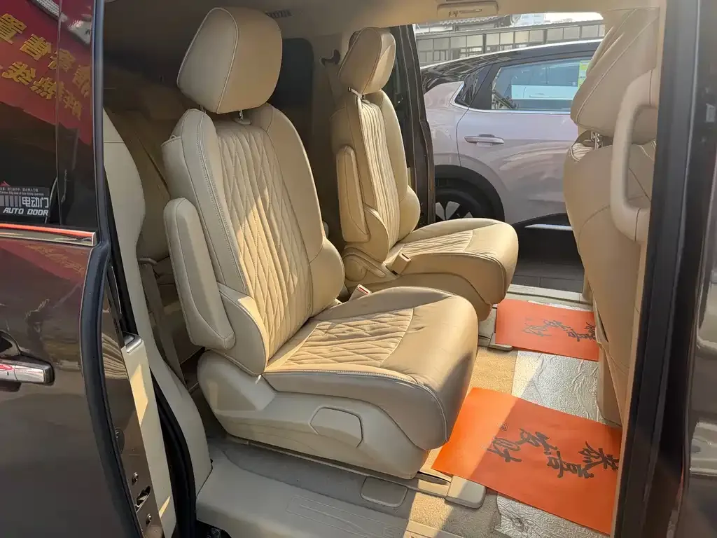 Buick GL8 2023 из CN, фото 6