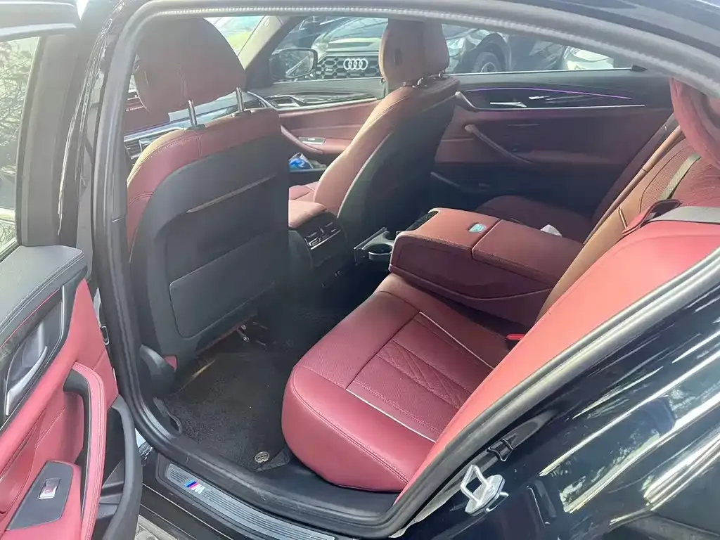 BMW 5 Series 2023 из CN, фото 2
