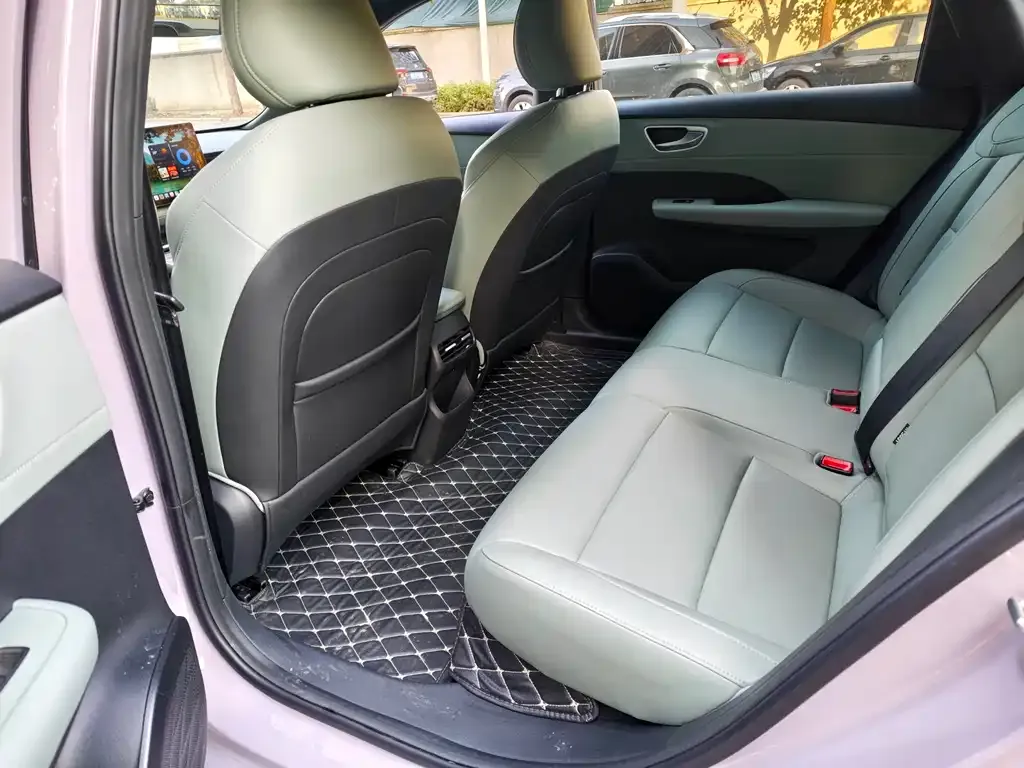 Roewe D6 2025 из CN, фото 6