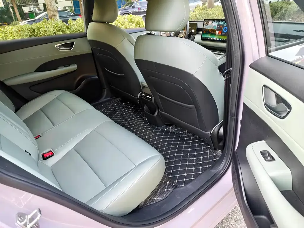 Roewe D6 2025 из CN, фото 4
