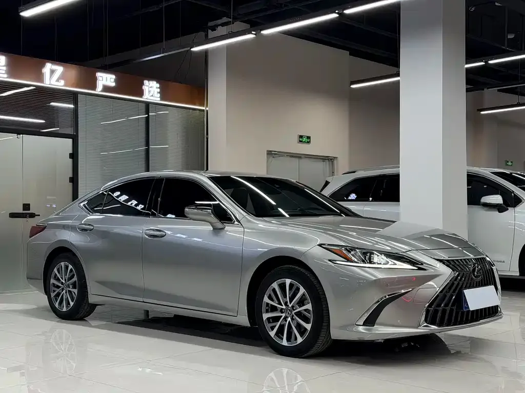 Lexus ES — фото 3