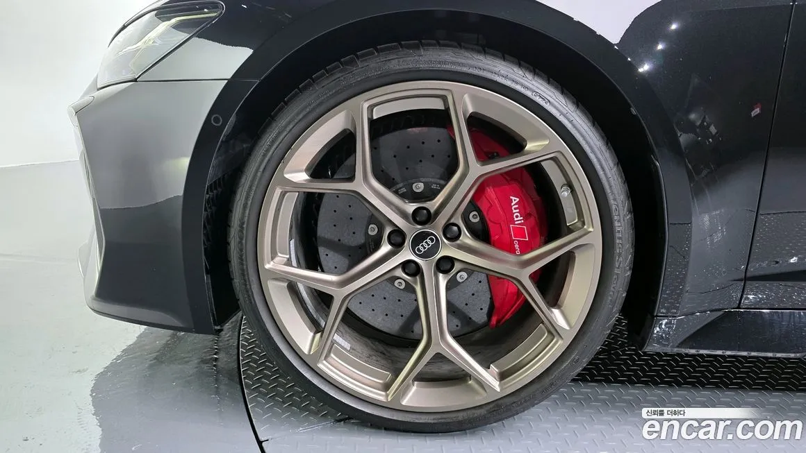 Audi RS6 2025 из KR, фото 10