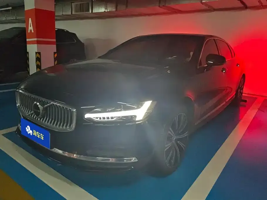 Volvo S90 2023 из CN, фото 1