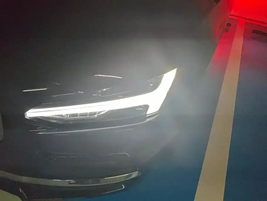 Volvo S90 2023 из CN, фото 3