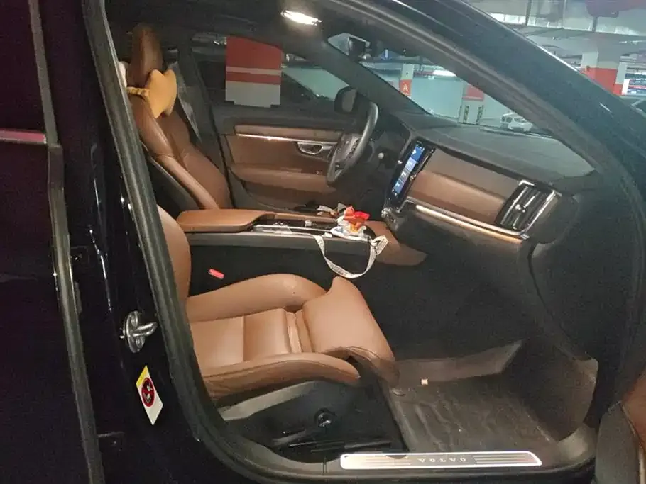Volvo S90 2023 из CN, фото 2