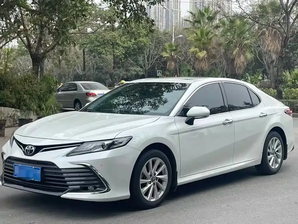 Toyota Camry 2023 из CN, фото 1