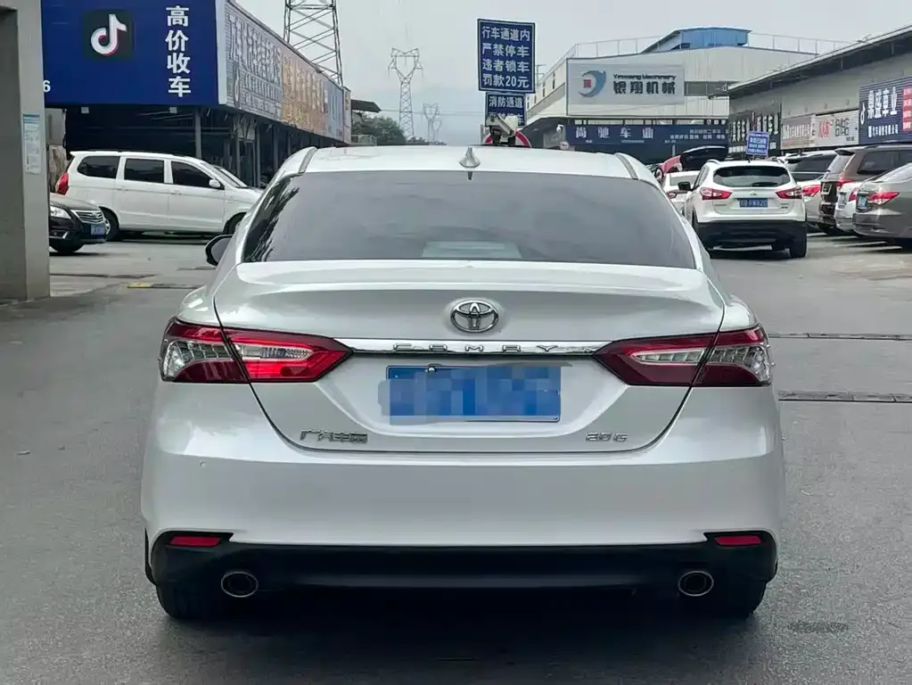 Toyota Camry 2023 из CN, фото 2