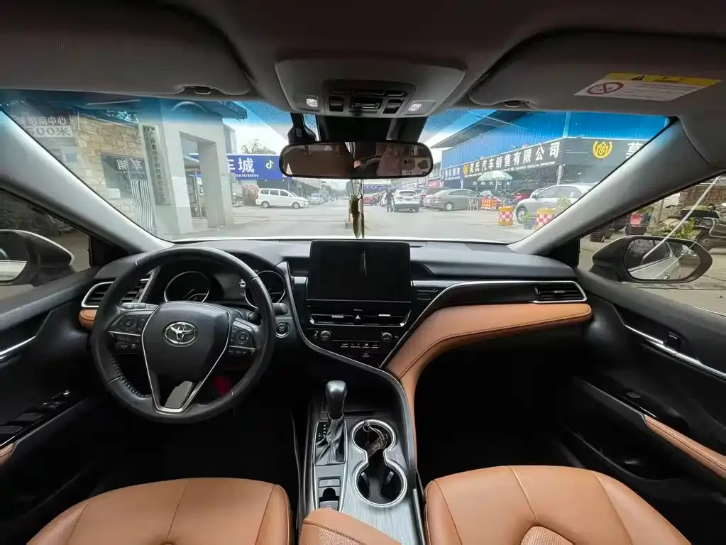 Toyota Camry 2023 из CN, фото 3