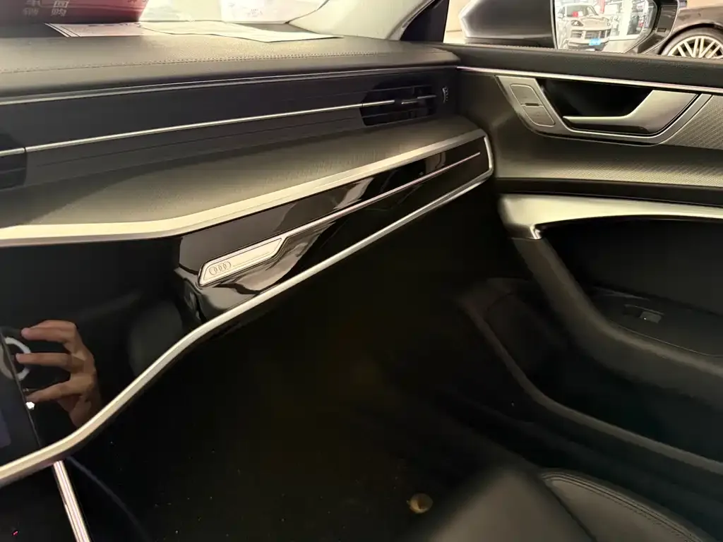 Audi A7 2021 из CN, фото 3
