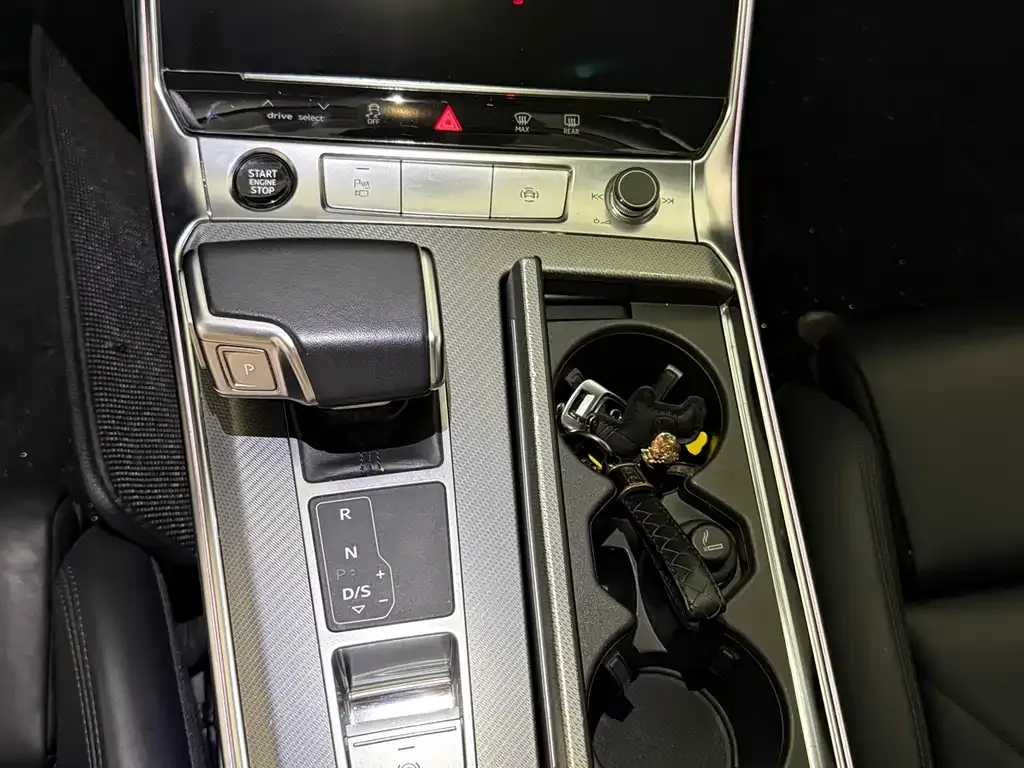 Audi A7 2021 из CN, фото 10