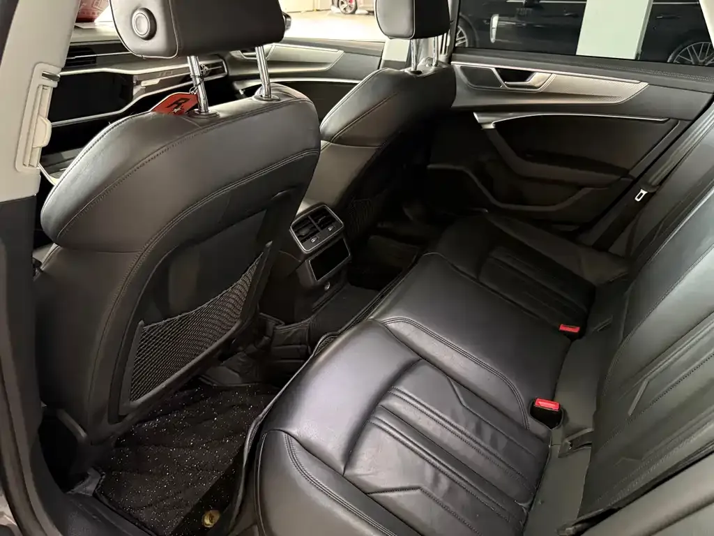 Audi A7 2021 из CN, фото 6