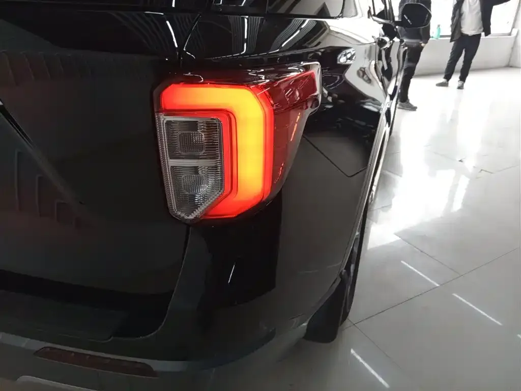 Ford Explorer 2022 из CN, фото 2