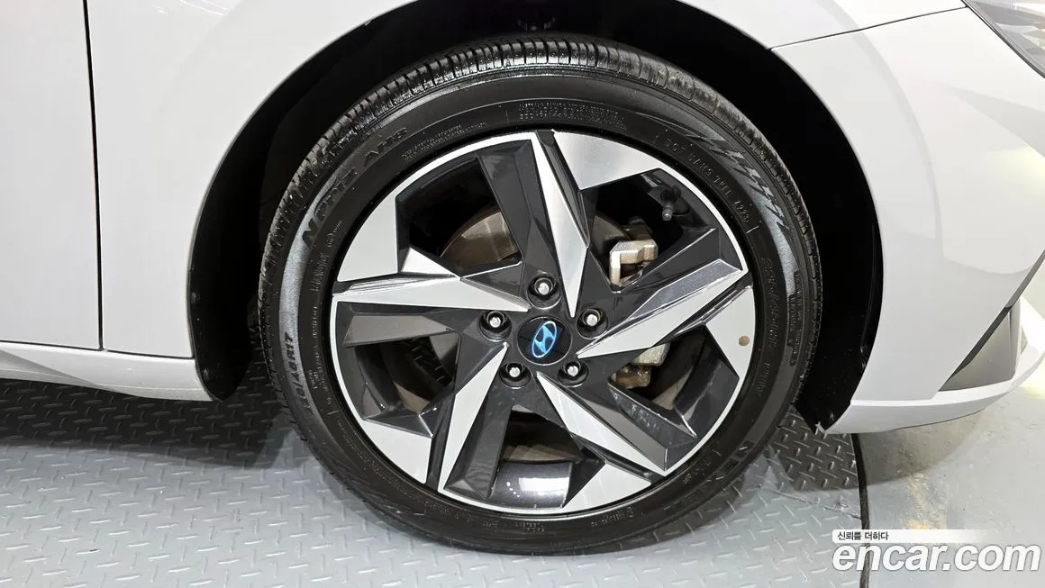 Hyundai AVANTE — фото 8