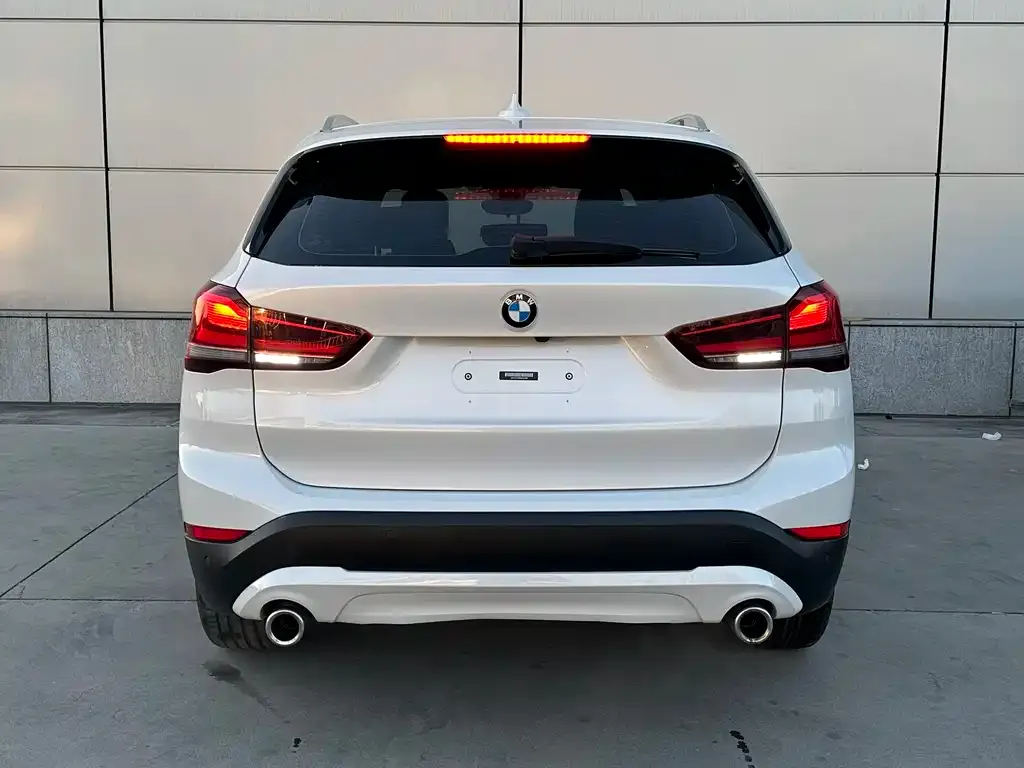 BMW X1 — фото 5