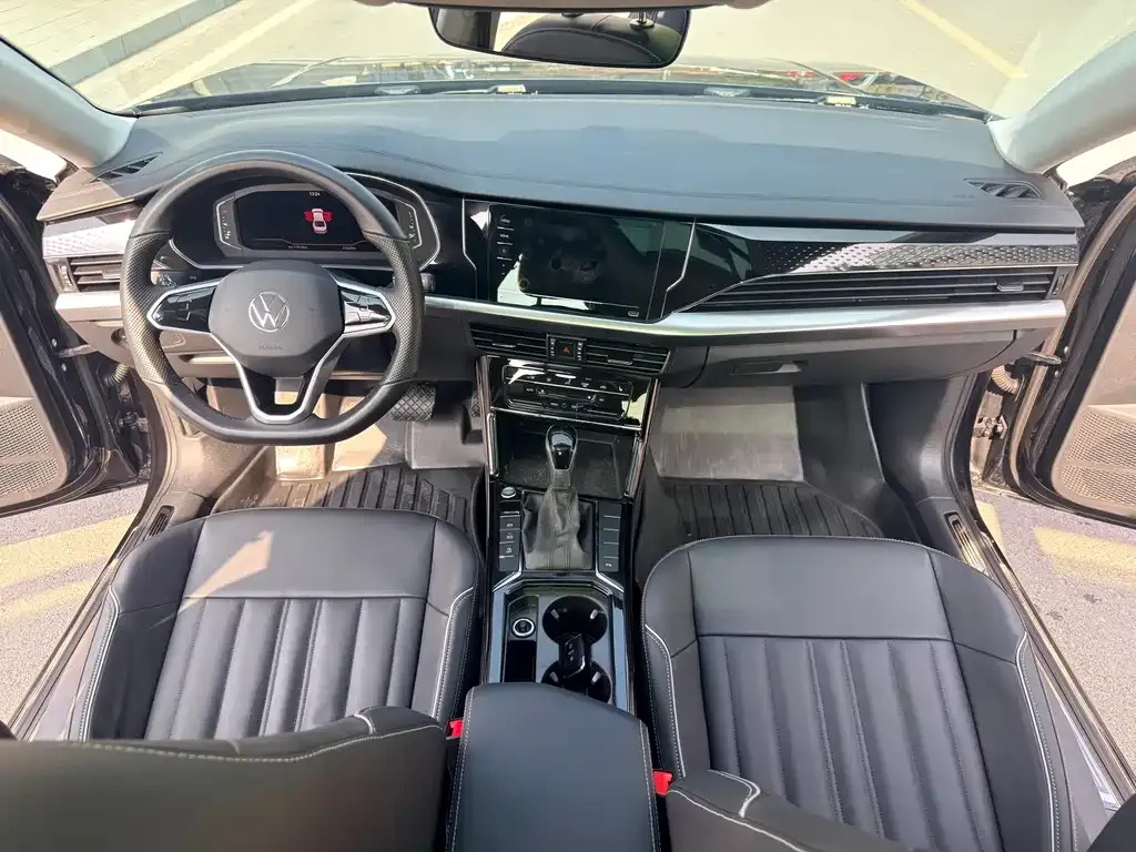 Volkswagen Passat 2023 из CN, фото 8