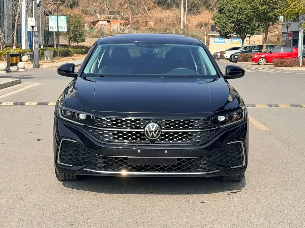 Volkswagen Passat 2023 из CN, фото 10