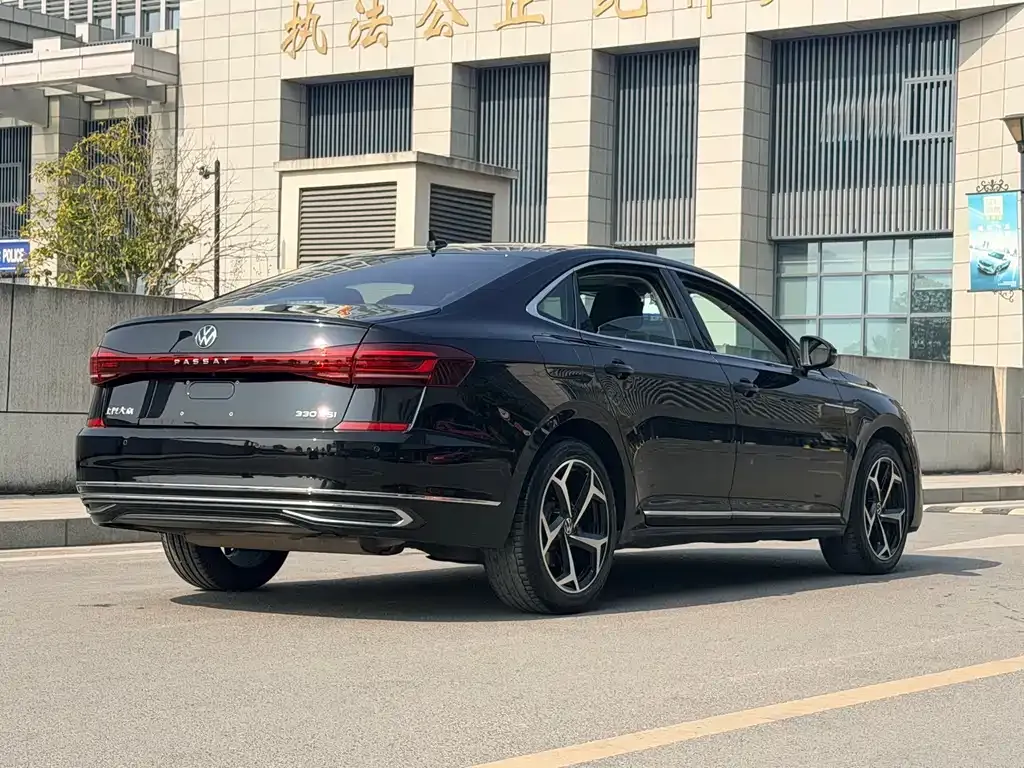 Volkswagen Passat 2023 из CN, фото 6
