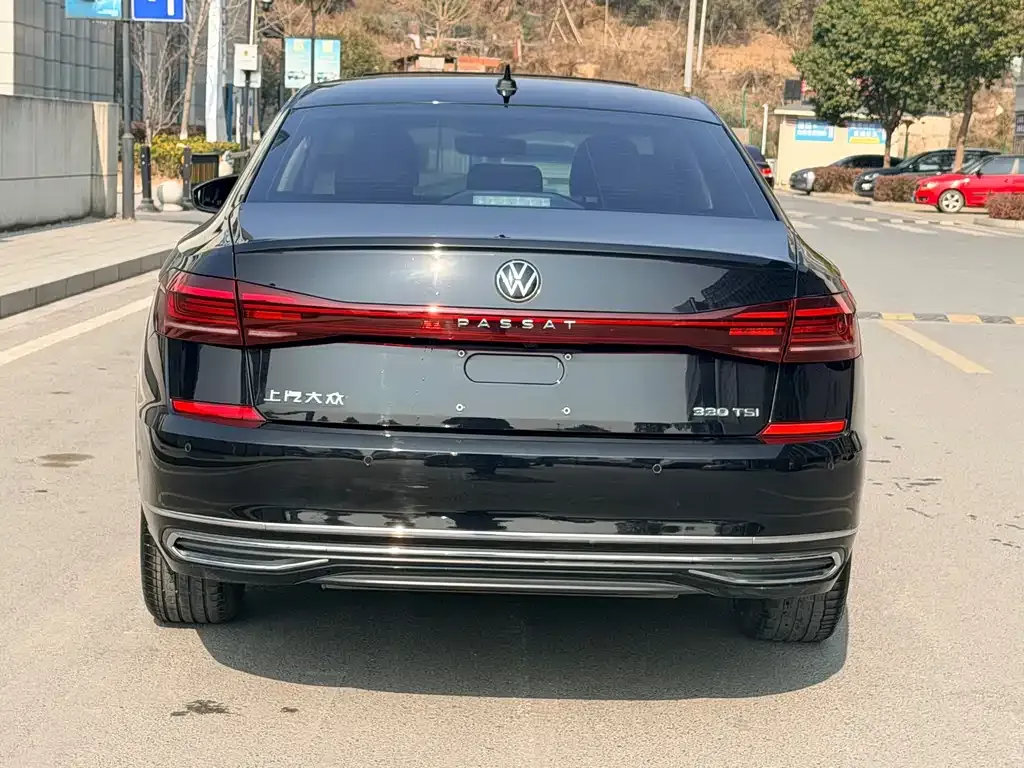 Volkswagen Passat 2023 из CN, фото 5
