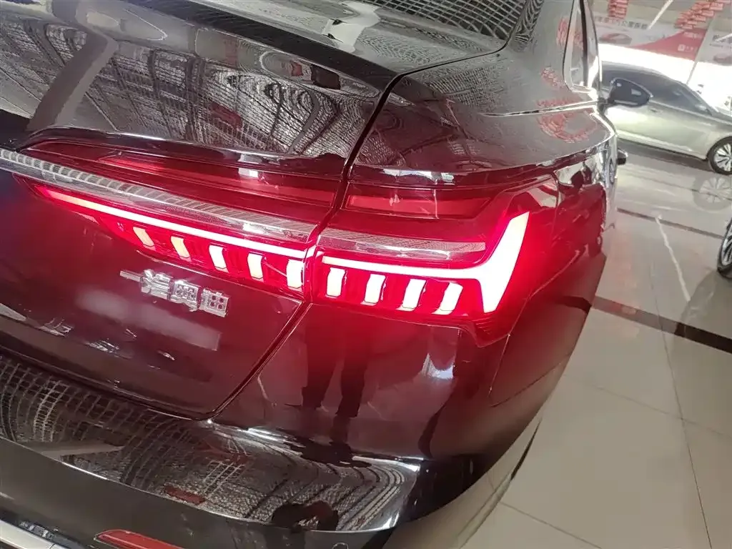 Audi A6L 2025 из CN, фото 5