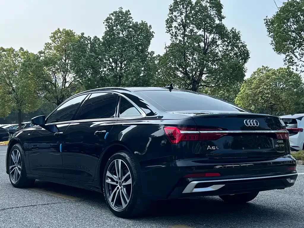 Audi A6L — фото 6