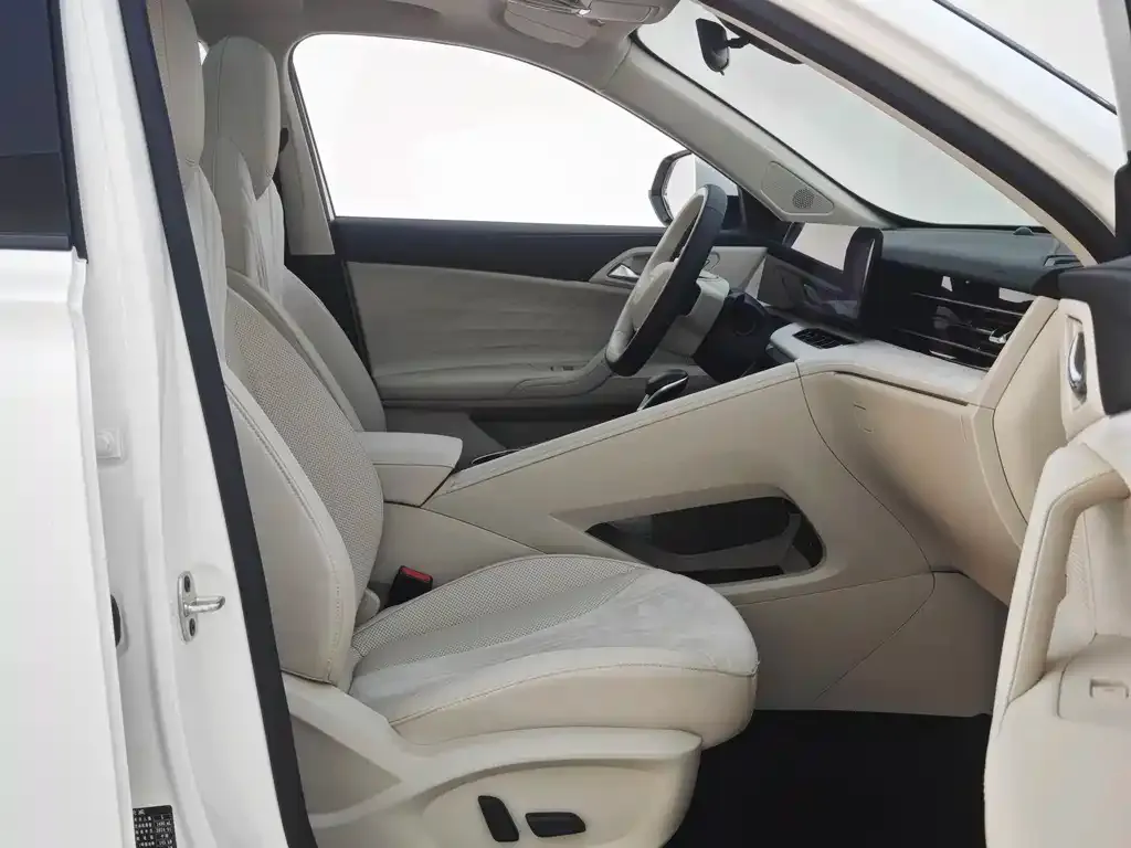 Roewe D5X DMH 2025 из CN, фото 9
