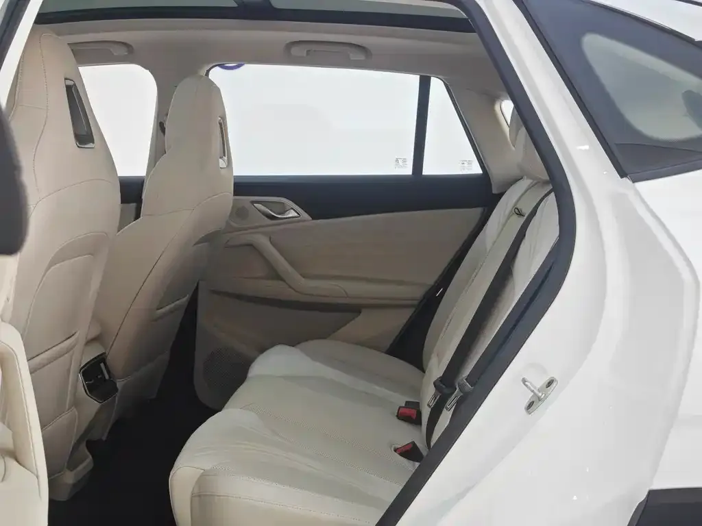 Roewe D5X DMH 2025 из CN, фото 8