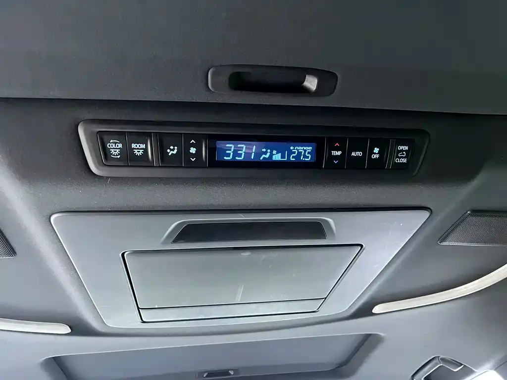 Toyota Vellfire 2023 из CN, фото 3