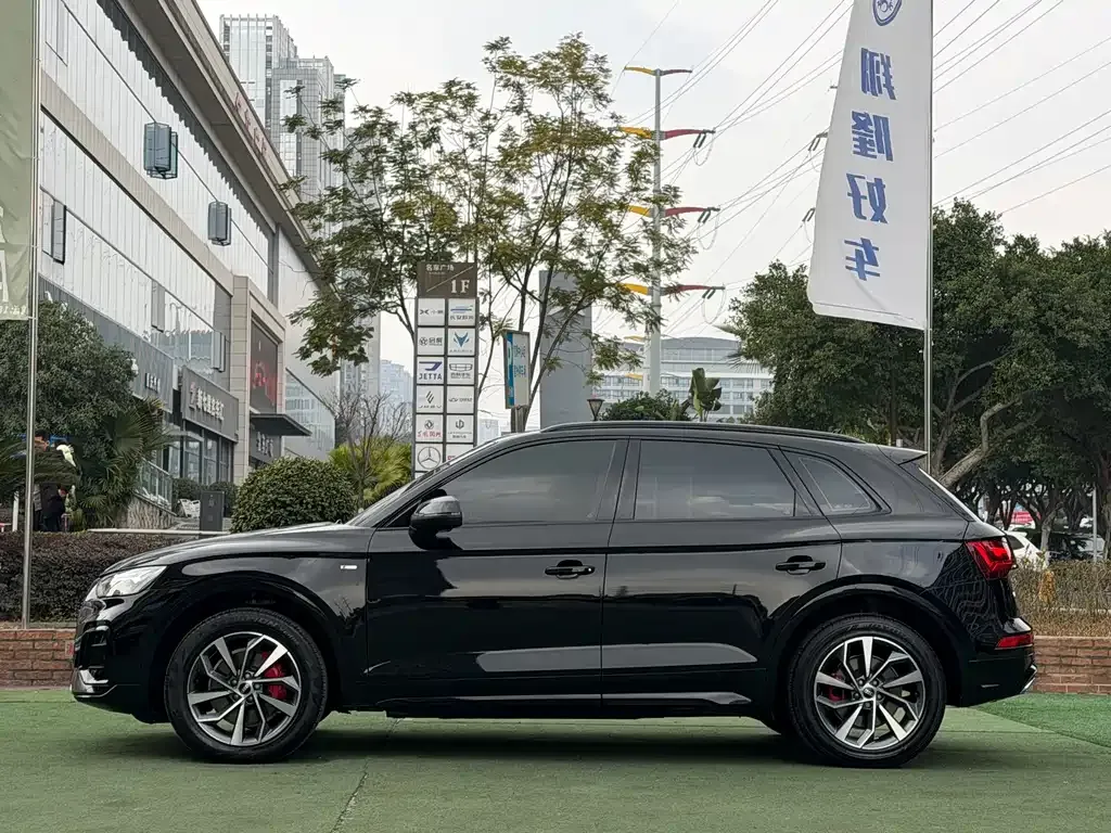 Audi Q5L 2024 из CN, фото 4