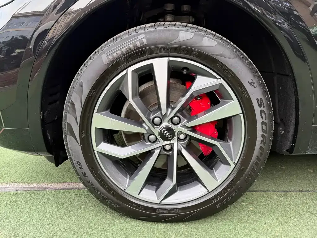 Audi Q5L 2024 из CN, фото 8
