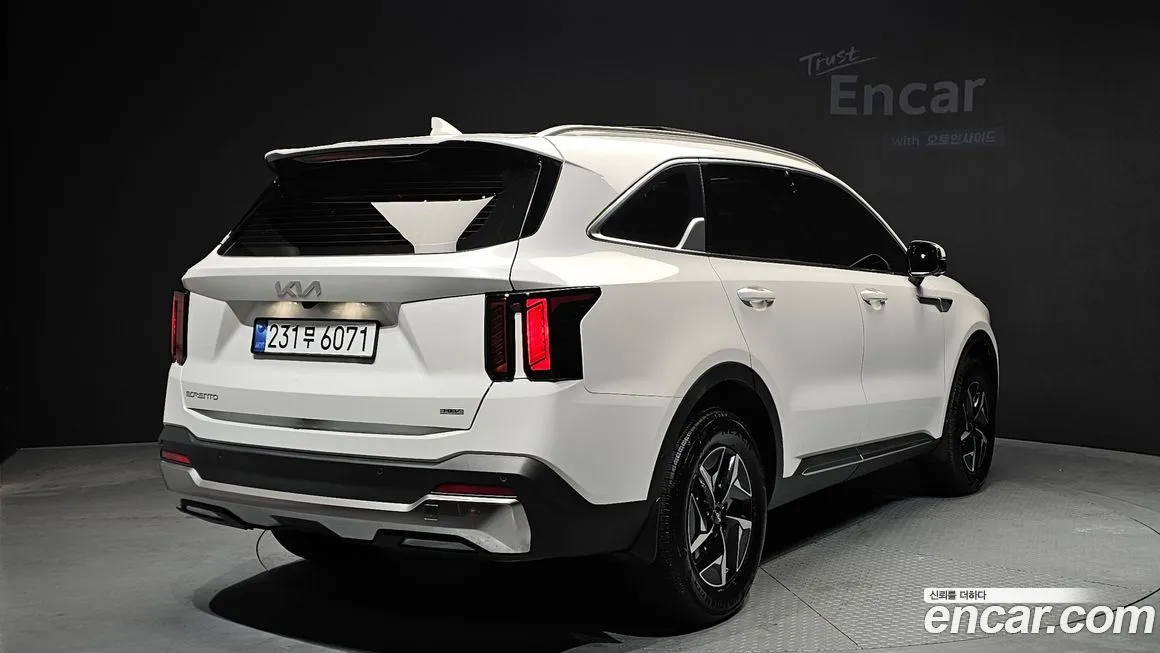 Kia Sorento — фото 6