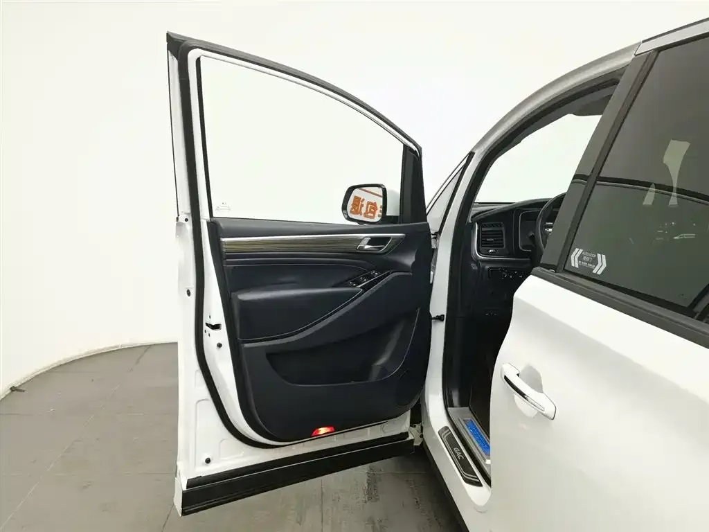 GAC Motor Trumpchi M8 — фото 8