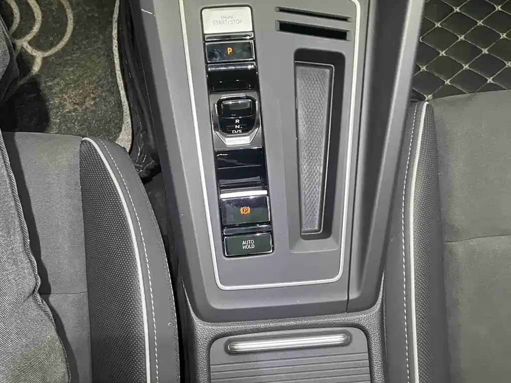Volkswagen Golf 2021 из CN, фото 10