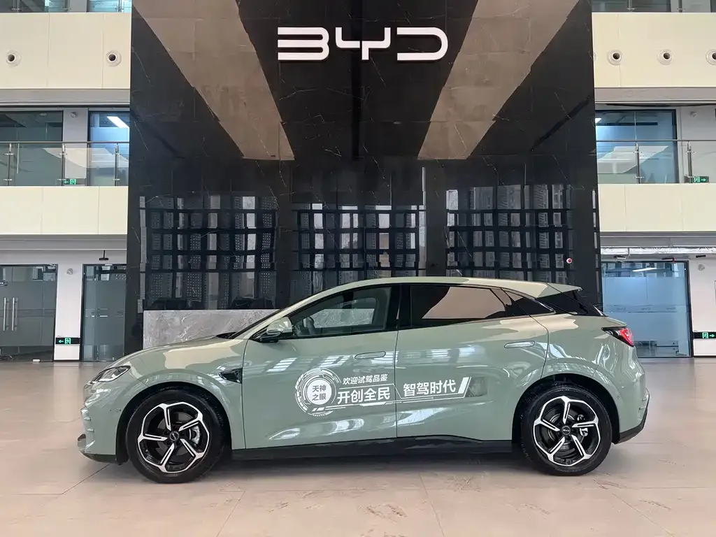 BYD Seal 06GT — фото 9