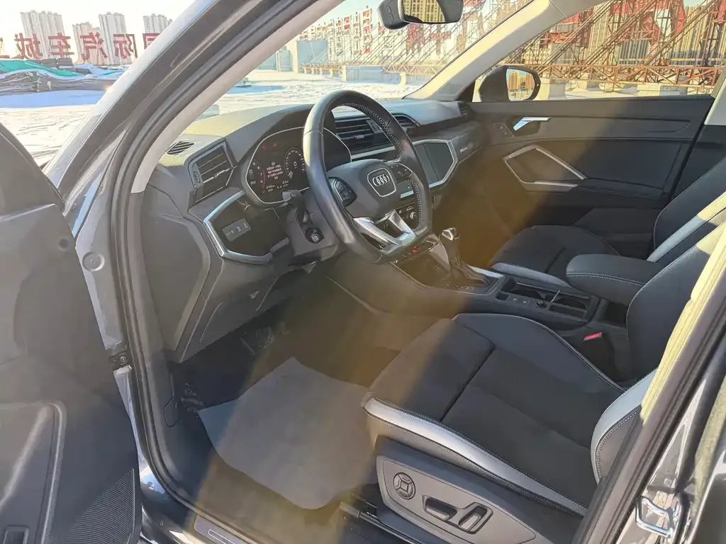 Audi Q3 2021 из CN, фото 3
