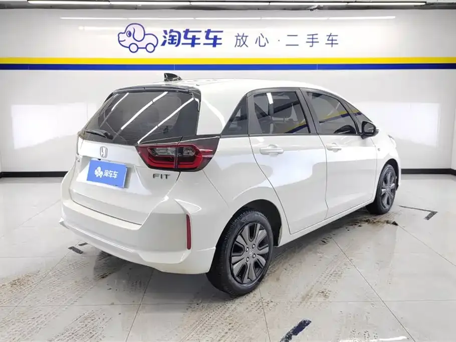 Honda Fit — фото 9