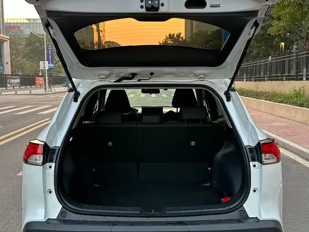 Toyota Corolla Cross — фото 9