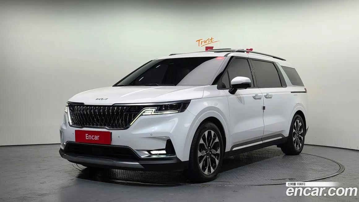Kia Carnival — фото 1