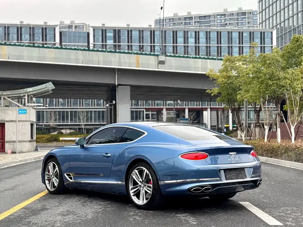 Bentley Continental 2024 из CN, фото 3