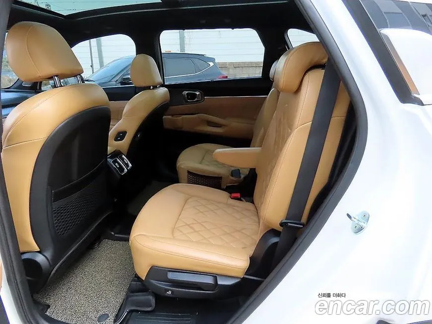 Kia Sorento — фото 9
