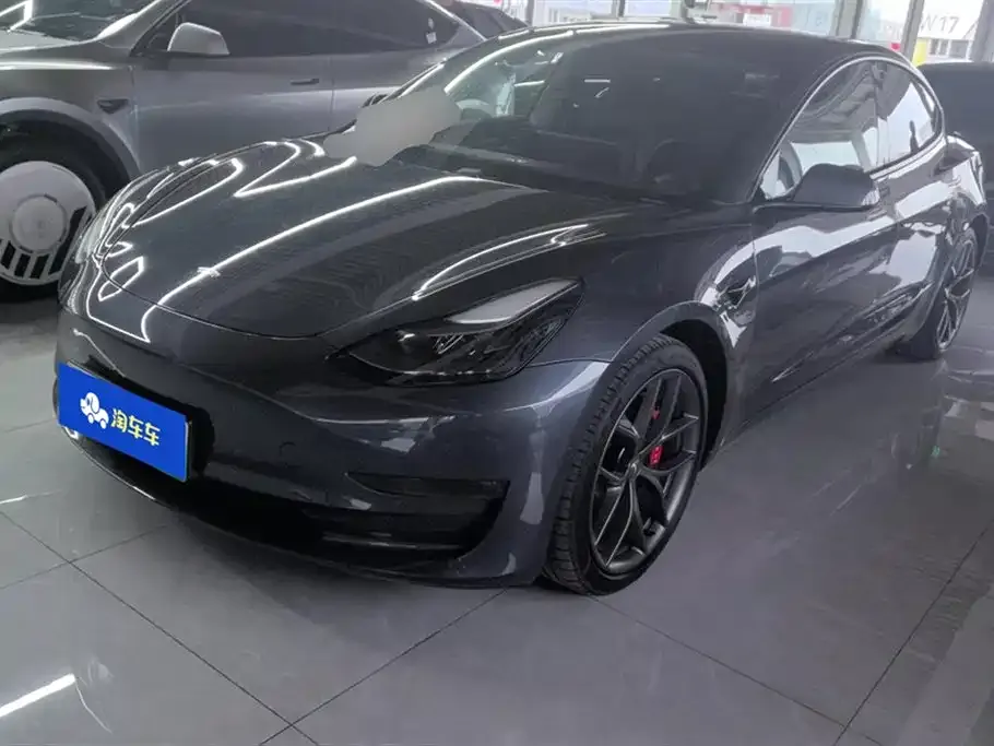 Tesla Model 3 — фото 1