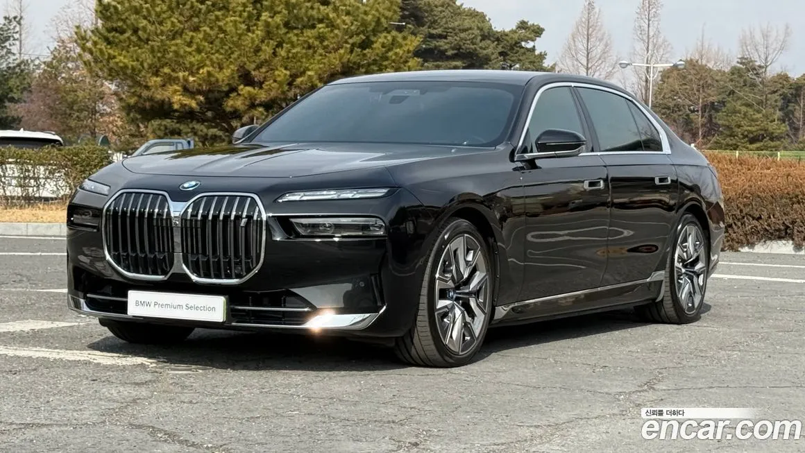 BMW i7