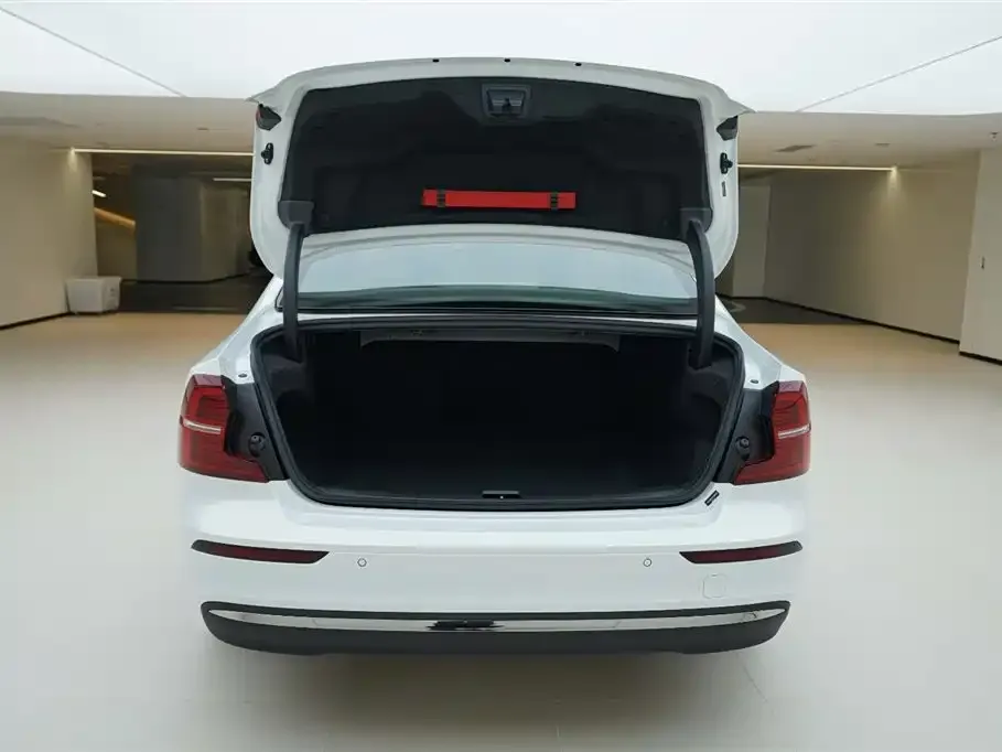 Volvo S60 — фото 4