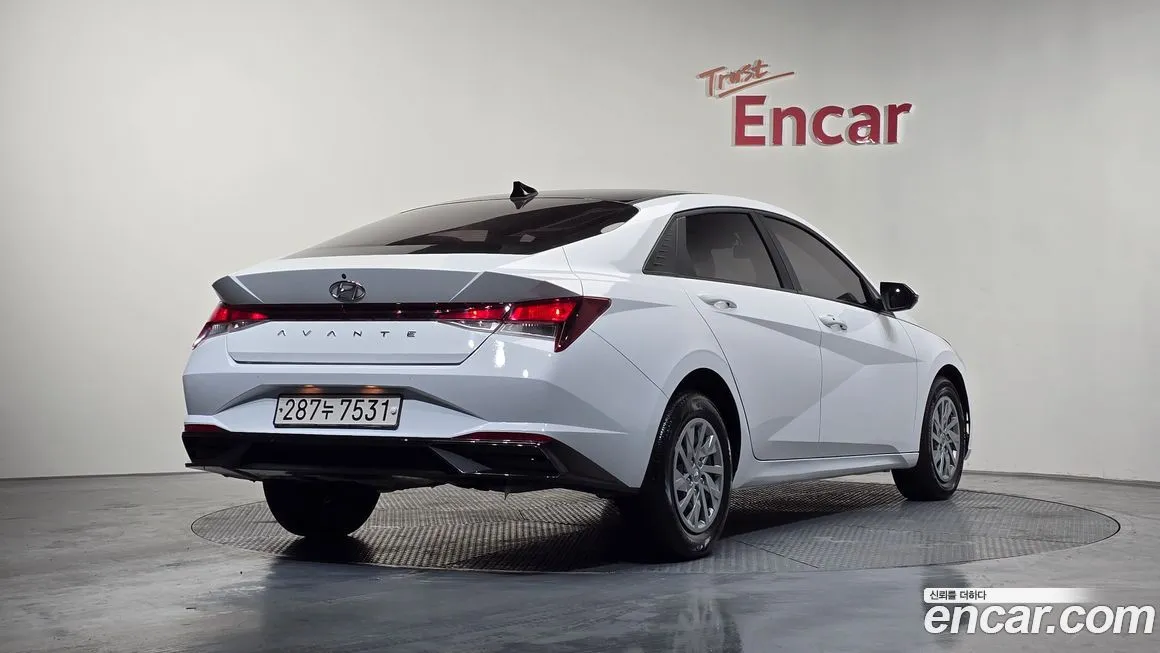 Hyundai AVANTE — фото 3