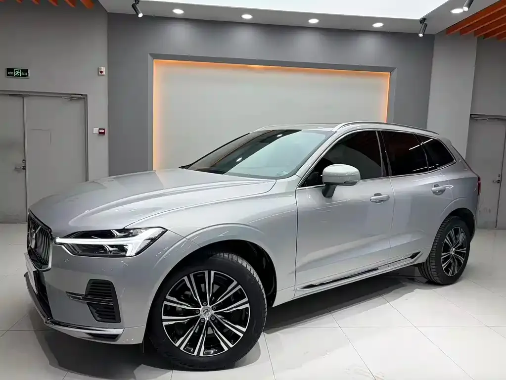 Volvo XC60 2022 из CN, фото 1