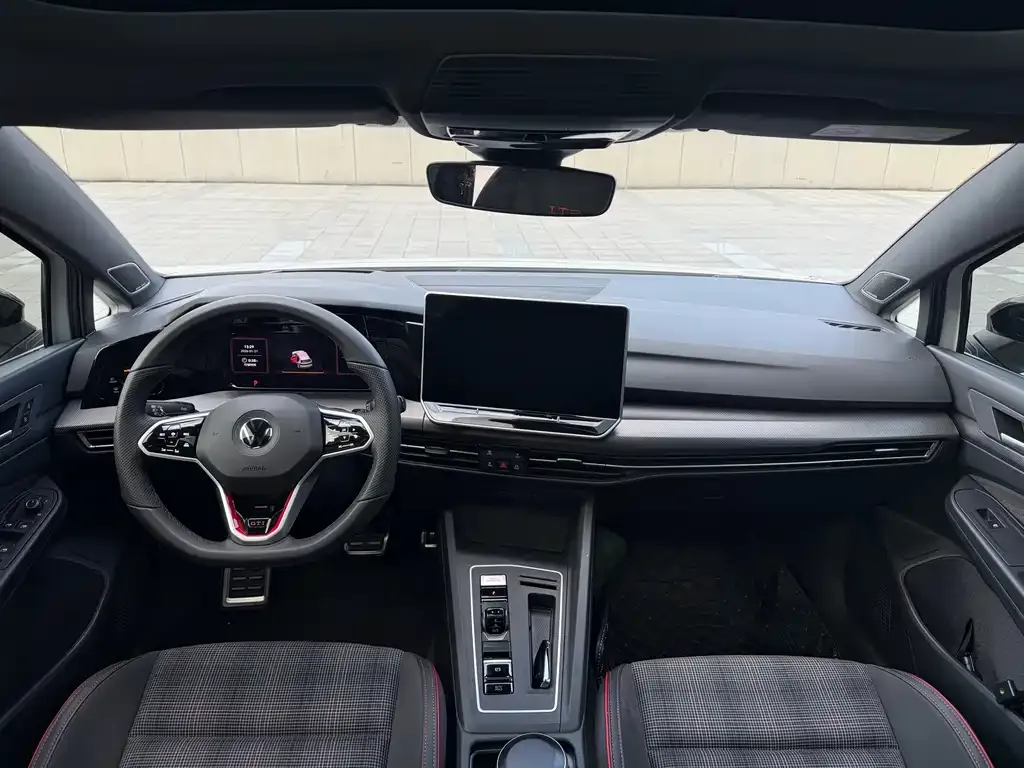 Volkswagen Golf GTI — фото 3