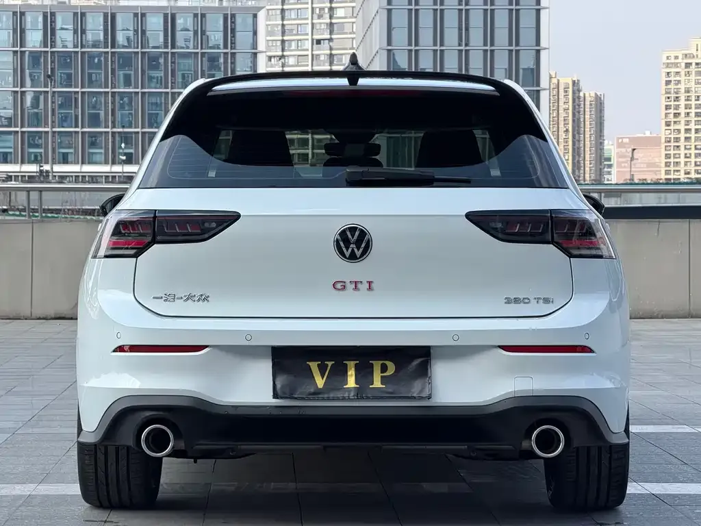 Volkswagen Golf GTI — фото 8