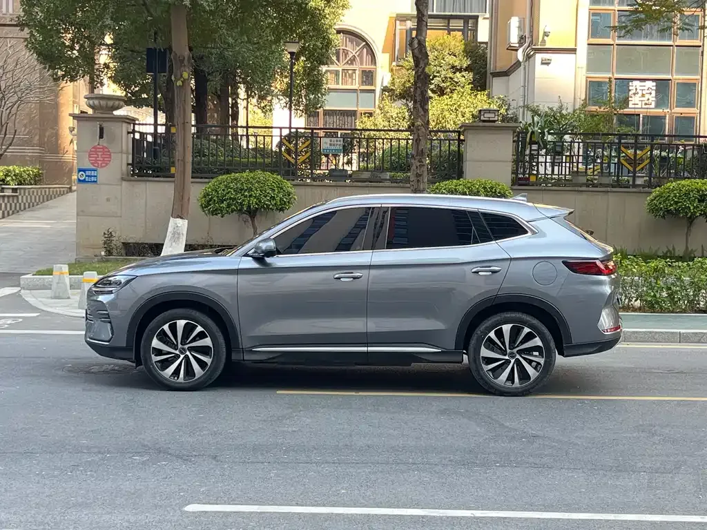 BYD PLUS New Energy — фото 6