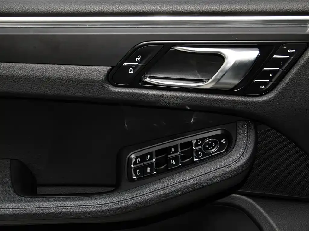 Porsche Macan — фото 10