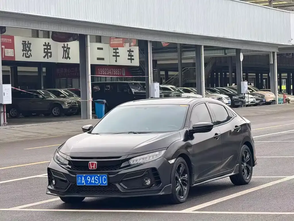 Honda Civic — фото 1